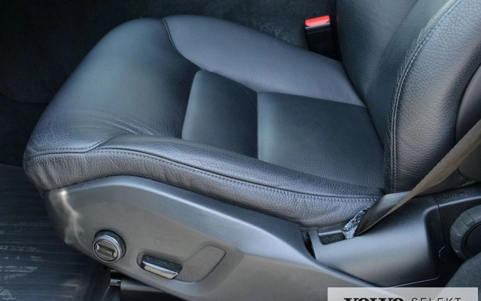 Volvo XC 60 cena 159900 przebieg: 92870, rok produkcji 2019 z Kołobrzeg małe 596